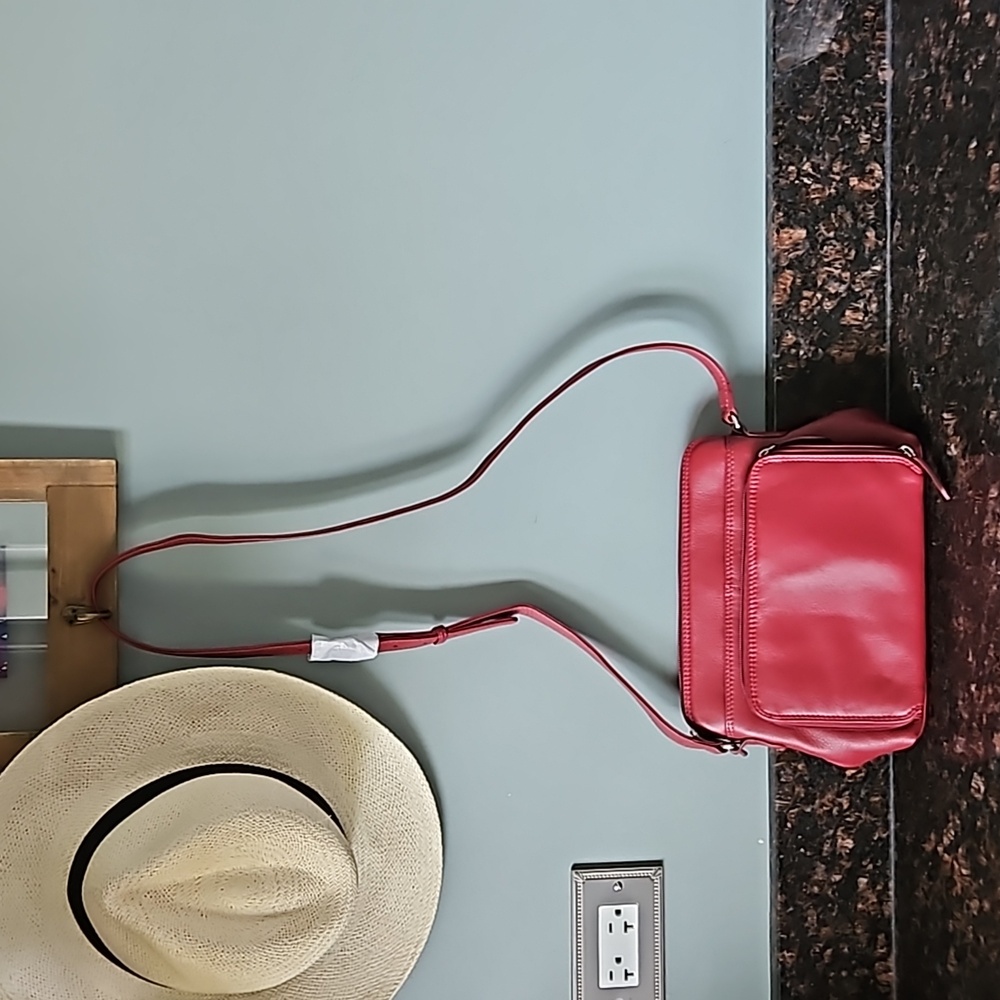 ili New York Crossbody Organizer Bag